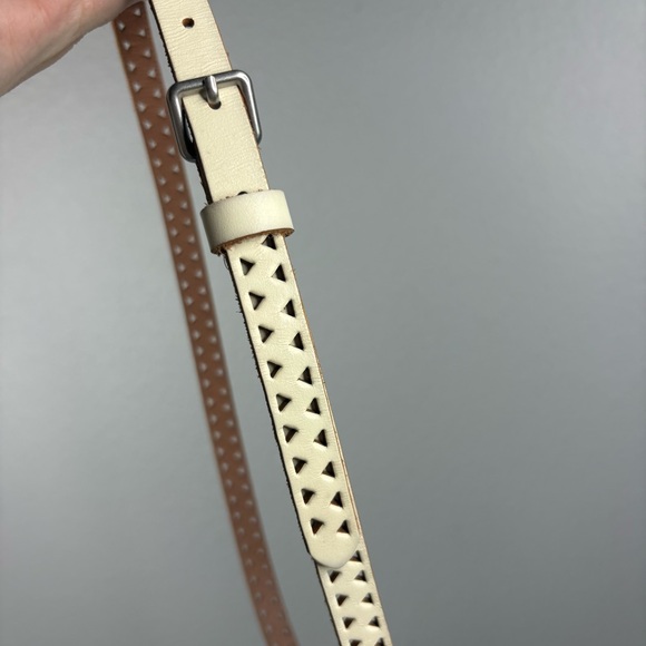 Gap Women’s Ultra Thin Cream Leather Belt - Picture 3 of 6